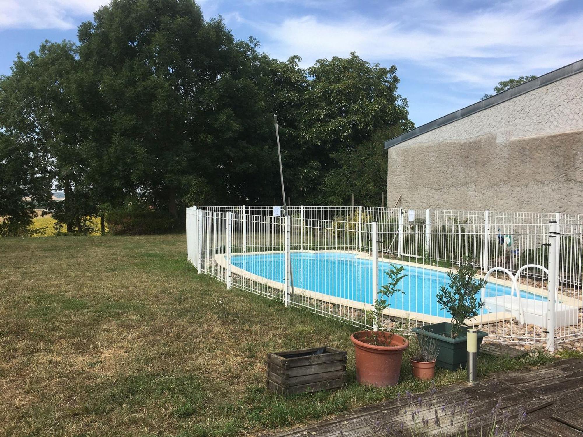 Grand Gite Avec Piscine, Cheminee Et Terrasse Pres De Luneville, Ideal Pour Familles Et Groupes - Fr-1-584-84 Athienville Buitenkant foto